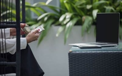 Traditional Advertising Firms vs. Digital Advertising Firms